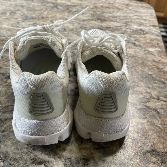 Under Armour HOVR Infinite - Picture 2 of 5